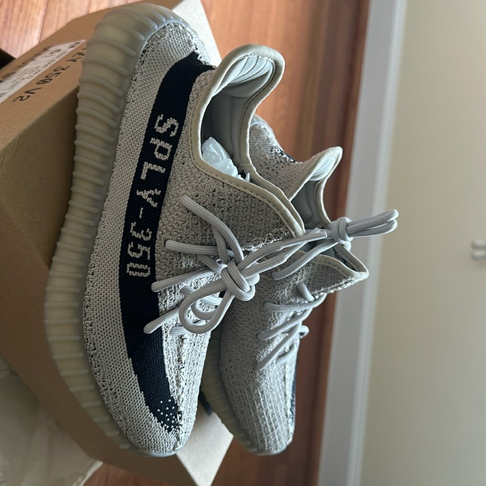 Brand New Yeezy boost 350 V2 Slate / Black / Slate Size 6.5